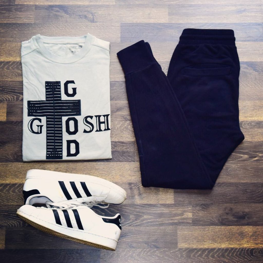StreetNoir's tweet photo. Street Noir Lifestyle 
https://t.co/gsFYdAJQwf

#elegance #streetnoirlifestyle #snproductions #streetnoirproductions #fashionrevolution #streetnoir #sncorp #snarmy #ethicalfashion #superstars #streetwear #streetfashion https://t.co/VmsJbeG9gH