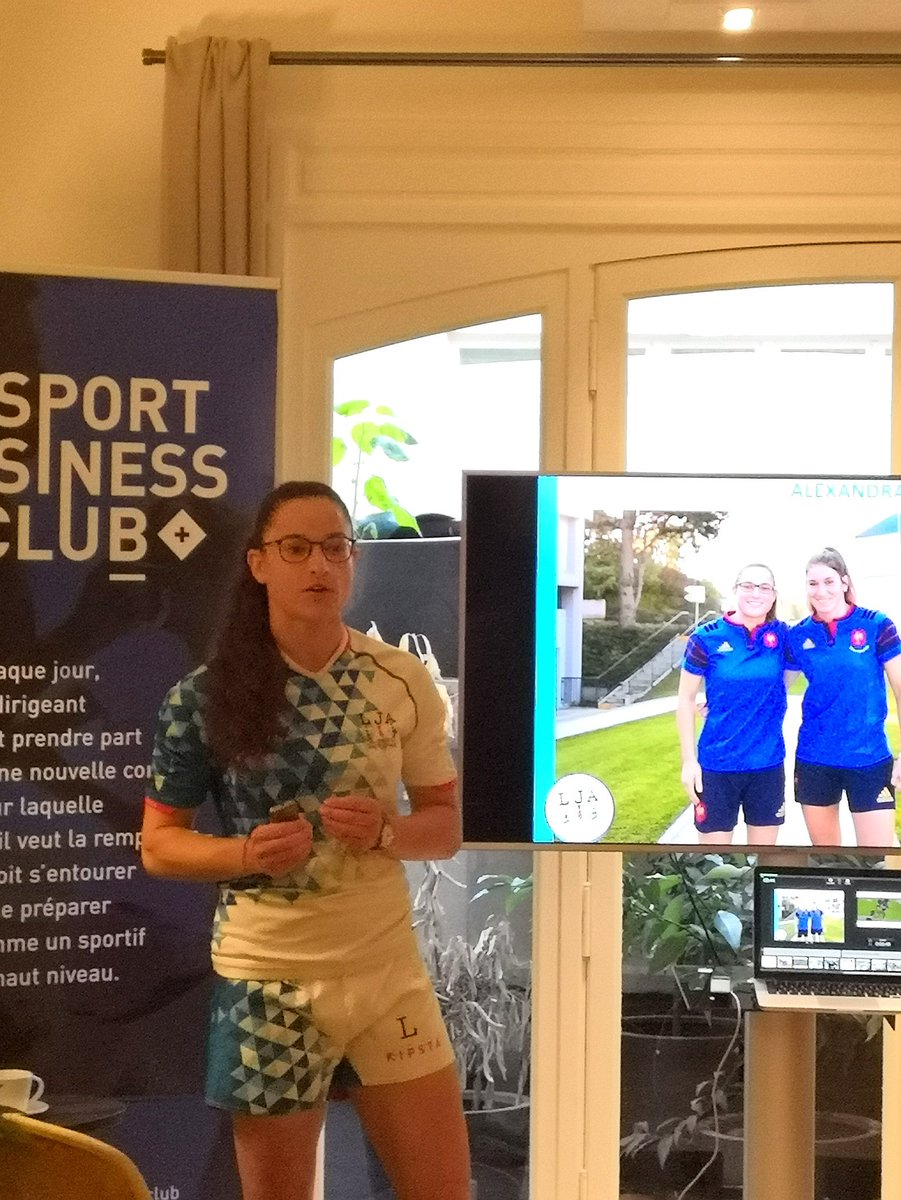 DKeysParis's tweet photo. [#sportbusinessclub] 2ème training ce matin et beaucoup d'énergie ! Une super #equipe et un coaching au top ! Un grand merci à @LauraDimuzio pour la qualité de son intervention 👍#networking #Training #workinprogress https://t.co/ZeeDky3SU9