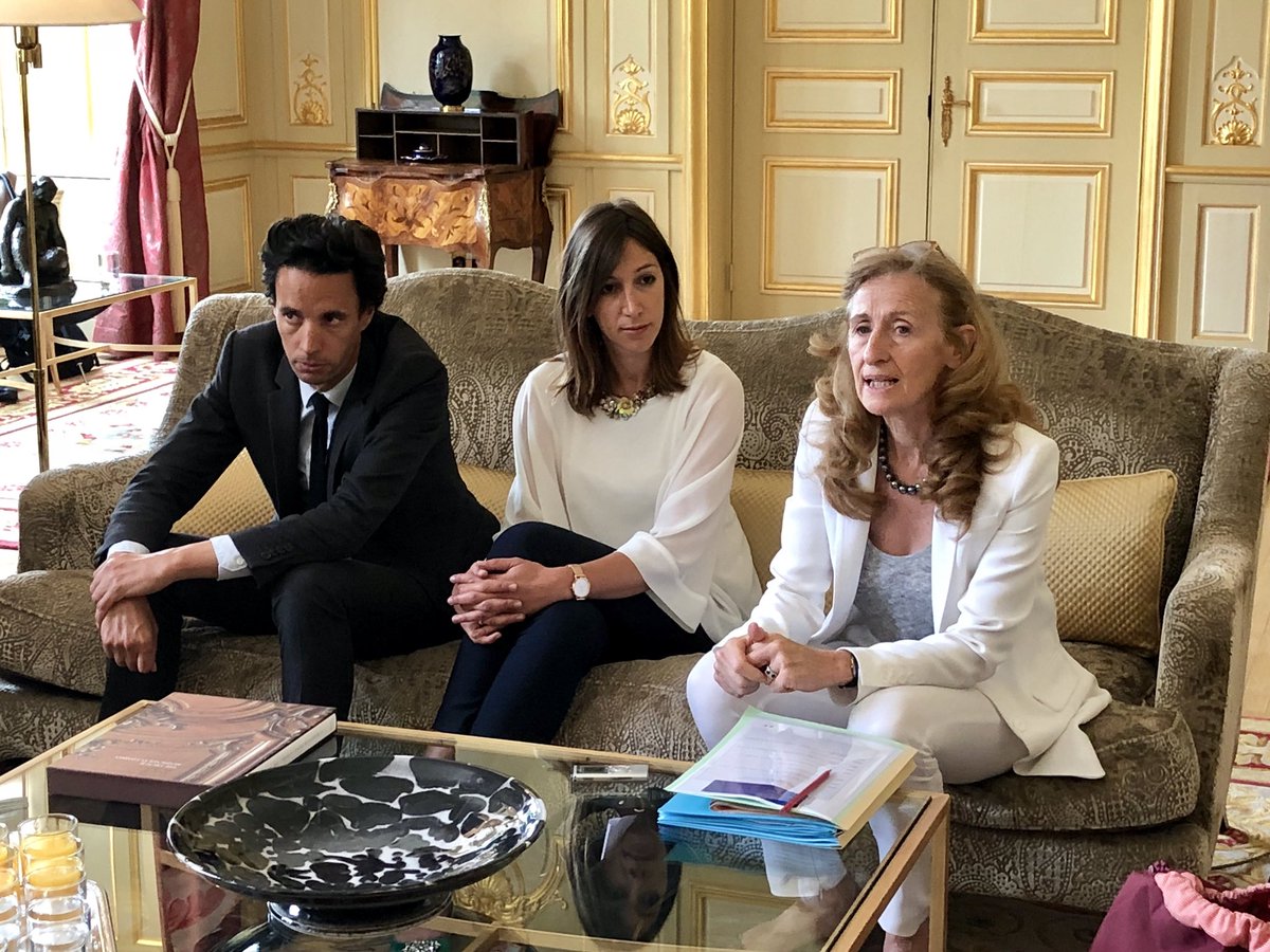 FranceintheUK's tweet photo. ⚖️ Justice Minister @NBelloubet briefs 🇫🇷 & 🇬🇧 reporters on #Frenchlegalreforms and the attractiveness of the French legal system at the #FrenchResidence https://t.co/gq7EnXsmRF