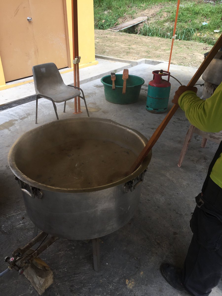 hotenfook's tweet photo. 7 Jun 2018 Program memasak bubur lambuk, pulut kuning, rendang ayam dan majlis khatam Al-Quran peringkat IPS 1439H, terima kasih semua warga IPS &amp; pelajar2 IPS yg dikasihi.
@PSM_DOA 
@myDOA_HQ 
@blkpmoa 
@moaMalaysia 
@JHarizan 
@HajiSalahuddin https://t.co/msMvzmxOuu