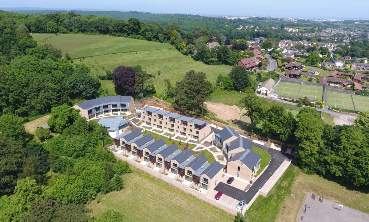 PortabellaUK's tweet photo. A look at @ArborVale, the stunning surrounding greenery and Dinas Powys Tennis Club from the sunny Dinas Powys sky.

Our Show Home is available to view by appointment only; contact @BDEaston to arrange an appointment to view with one of the sales team on 02920 512222. https://t.co/st004tc2m3