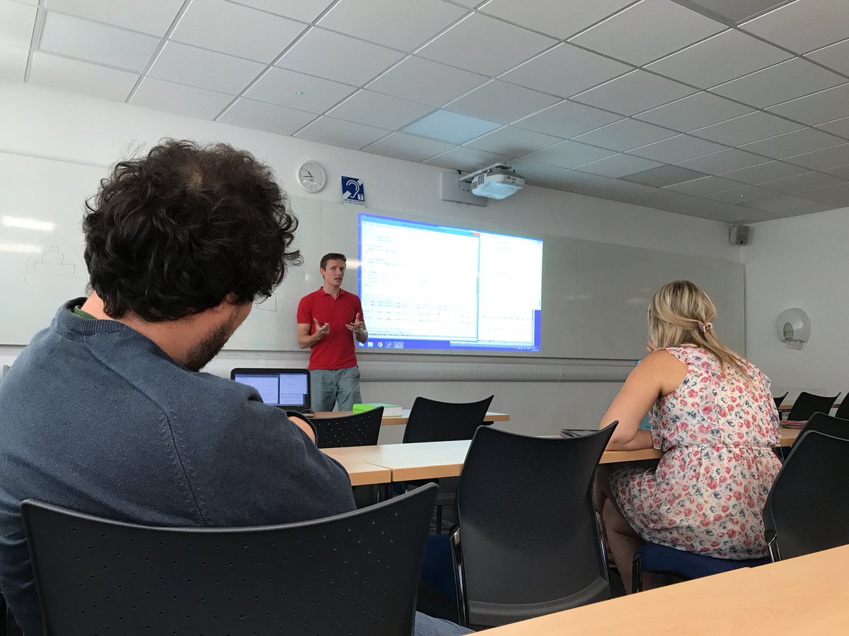 SMTG_StAndrews's tweet photo. Tom Elsden has been showing us how to use mpi this morning #parallelparty https://t.co/5HH5TfoT3z