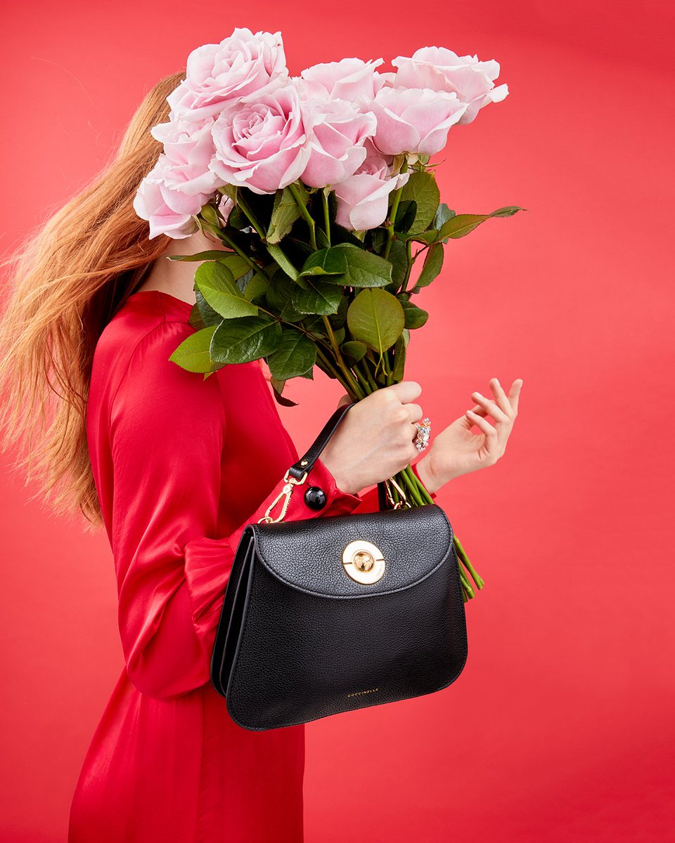 Coccinelle1978's tweet photo. A touch of femininity for your party outfit.
#Coccinelle #PreCollection #FlowerLook #CoccinelleBags #Elegance #WeddingSeason #Jalouse https://t.co/qtKkMdU3bg