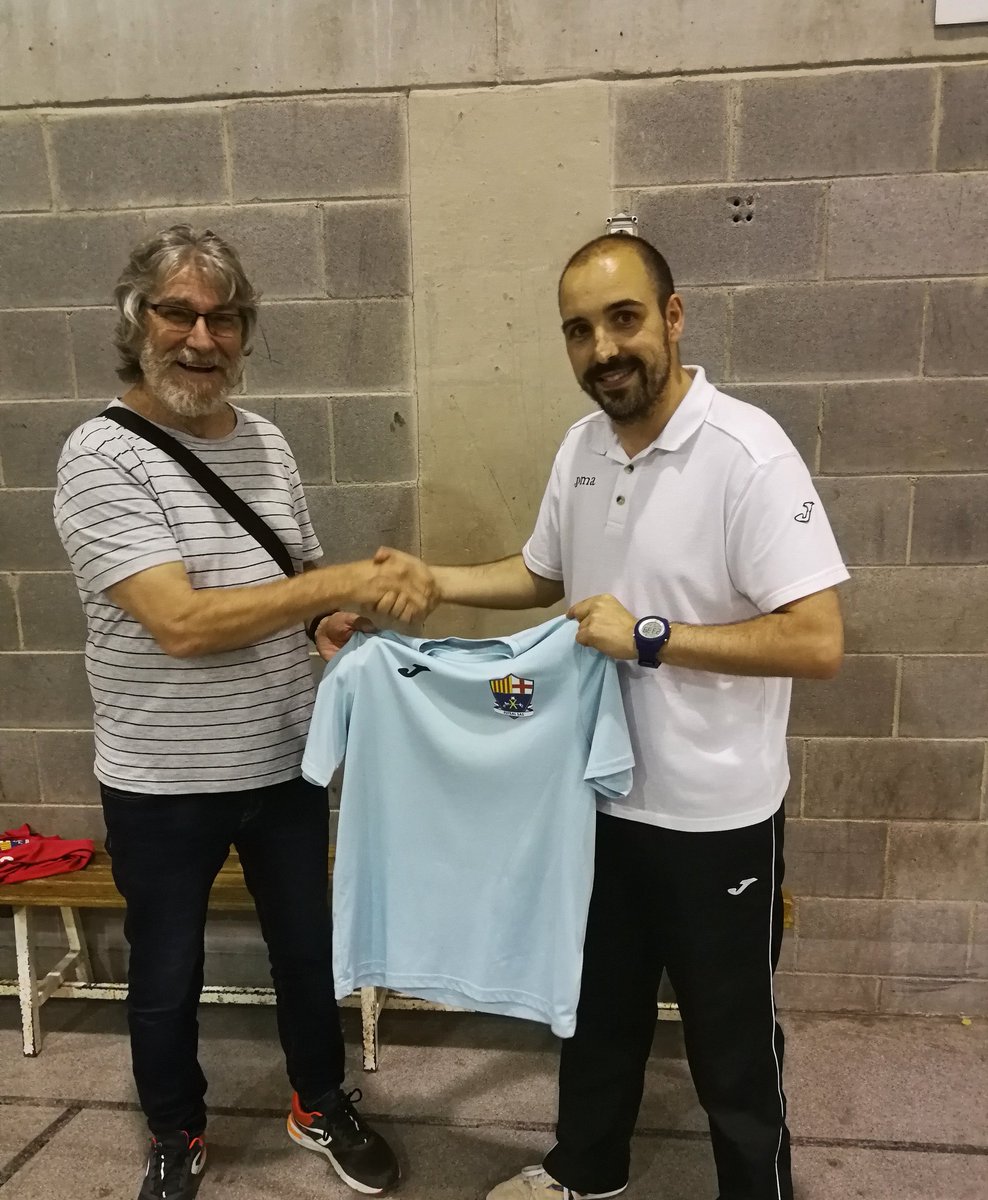 FutsalSAS's tweet photo. OFICIAL | Oriol Julià, nou entrenador del Futsal SAS. Firma amb l'ambició de tenir l'equip en les posicions capdavanteres de Divisió d'Honor Catalana.
#123SAS #FutsalSAS https://t.co/eZ5Rm1Xk5C