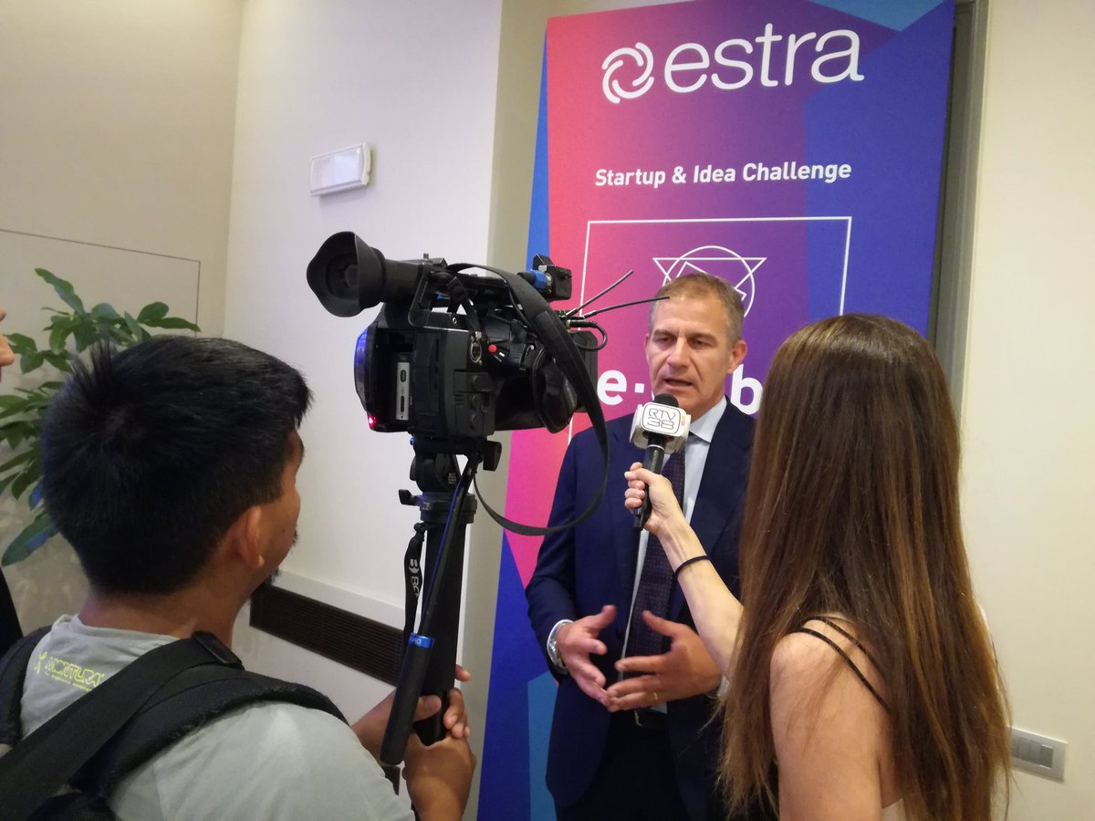 Il presidente di Estra Francesco Macrì: "Per noi quest'iniziativa con <a href="/NanaBiancaItaly/">Nana Bianca</a> è la conferma di un forte impegno in tema di innovazione e sviluppo imprenditoriale"