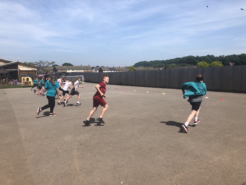 YGNantCaerau's tweet photo. Prawf blรฎp i Bl.3-Bl.6 ๐๐ผโโ๏ธ๐๐ปโโ๏ธ Bleep test for Years 3-6 #WythnosNewidiadau #ChangesWeek #Ffitrwydd #Fitness #Iechyd #Health https://t.co/bsbKaIflFq