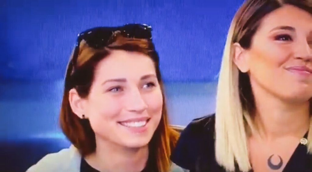 _Manuela___'s tweet photo. Vogliamo soffermarci un attimo su Valentina? No, dico, vogliamo farlo oppure non serve? Boh, ditemi voi.. #mattino5 #Gf15 https://t.co/0msAOEGZFr