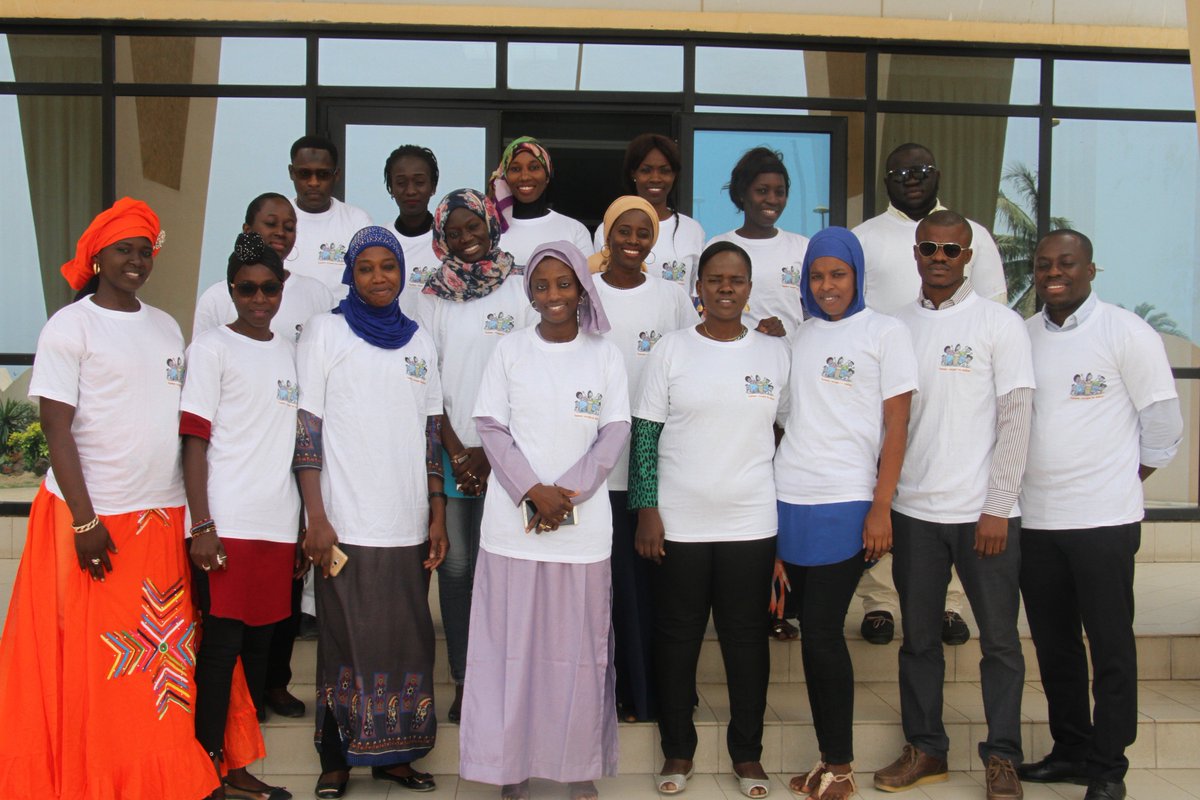 Projet #femomedia
La formation des organisations de jeunes et les jeunes dans le cadre du projet: Femmes, Occupez les médias a débuté depuis depuis hier mercredi.
Ces jeunes sont réunis pour comprendre les techniques de productions vidéos destinées aux médias sociaux.