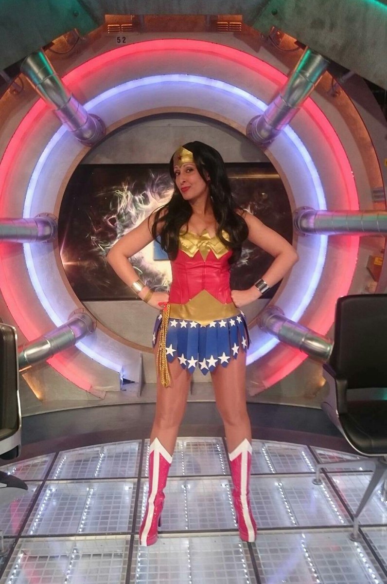 TashaCosplayUK's tweet photo. Throwback to a different version of #WonderWoman taken on the set of #DCFanCast #TBT 😘 https://t.co/1MUPvsJr3T
