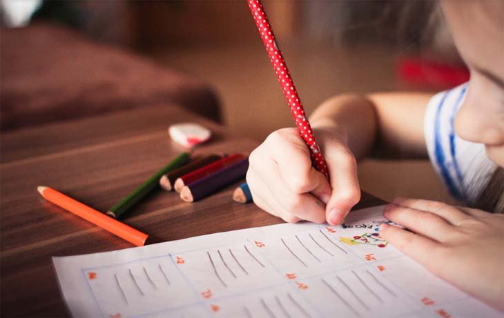 educacion3_0's tweet photo. El verano es para descansar, pero también conviene que los estudiantes repasen lo aprendido durante el curso. Lo pueden hacer divirtiéndose con esta selección de #recursos para #Infantil, #Primaria y #Secundaria. ¡Mirad!
https://t.co/penRGaIdU7 https://t.co/UacJn82Or5
