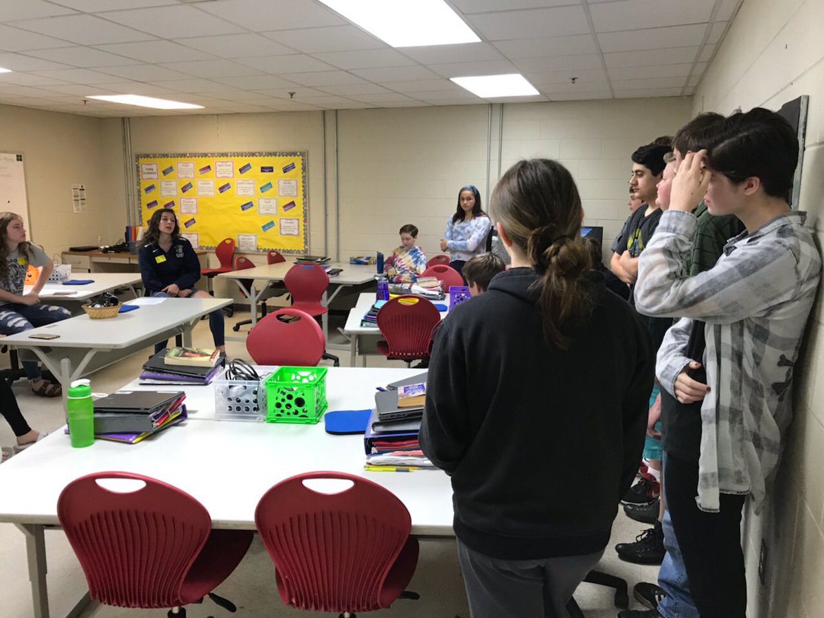 Sanborn_LOS's tweet photo. More mentor pictures... our @Sanborn_LOS mentors will be helping out with today’s 8th grade step up day at the school too https://t.co/t96Hz2i6Bw