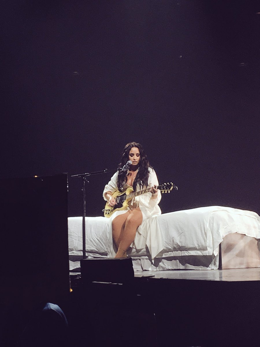 lez_be_annie's tweet photo. I’m so grateful for last night. I miss her already. #TMYLMCologne ❤️ https://t.co/qWg8WX6SdM