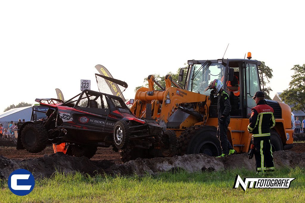 NKAutoCross's tweet photo. Michel Schoenmakers maakte twee week geleden zijn #NKautocross debuut. Vorig jaar reed hij nog in de top mee van het #EKmotorcross. Zijn verhaal op @DeCrozzNL! 

https://t.co/l4brz5J3BF https://t.co/hw8SEZnB5X
