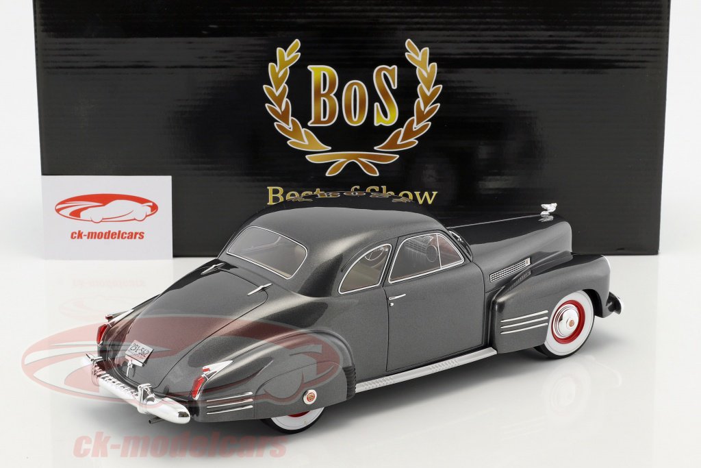 CkModelcars's tweet photo. Vier neue #Modellautos / four new #modelcars scale 1:18 new in stock: #Cadillac Series 62 Club Coupe 1941 / #Lincoln V12 #ModelK 1937 / #Opel #Admiral B 1971 / #Volvo #240GL 1989 visit our #webshop https://t.co/Z5zDR10rBw https://t.co/ULjmZTLCNi