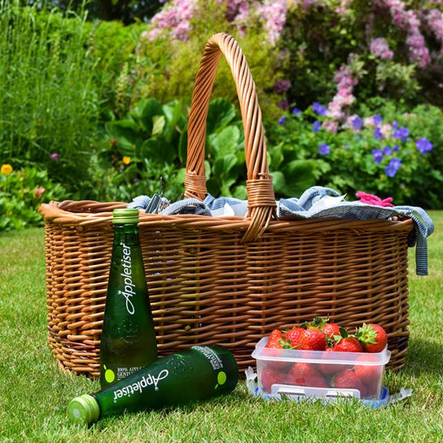 Appletiser UK (@appletiseruk) on Twitter photo Try <a href="/makingmewonder/">Rachel Phipps</a>'s Sweet Potato, Red Onion, Spinach & Feta Quiche. Best enjoyed outside with a bottle of Appletiser and perfect for a picnic #PerfectPairing #SummerFood bit.ly/2JfZA81 Try <a href="/makingmewonder/">Rachel Phipps</a>'s Sweet Potato, Red Onion, Spinach & Feta Quiche. Best enjoyed outside with a bottle of Appletiser and perfect for a picnic #PerfectPairing #SummerFood bit.ly/2JfZA81