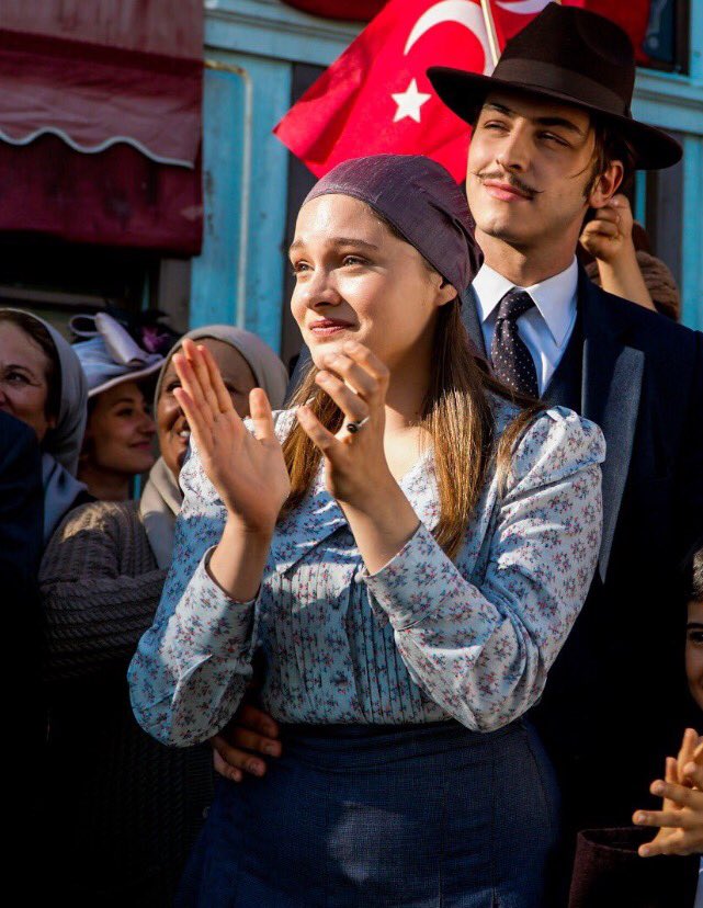 TvStunning's tweet photo. Bugün günlerden #VatanımSensin #Veda . https://t.co/vUhTbHub7W