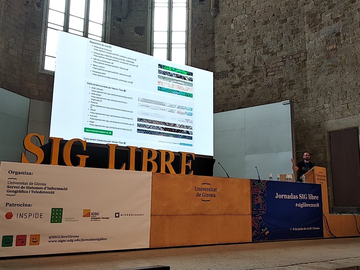 ICGCGeostarters's tweet photo. @bolosig de @geostarters @ICGCat explicant com es pot accedir als nous serveis d'#OpenICGC. També les eines #Opensource generades per treballar amb #vectortiles https://t.co/5SUgC9Xi8G