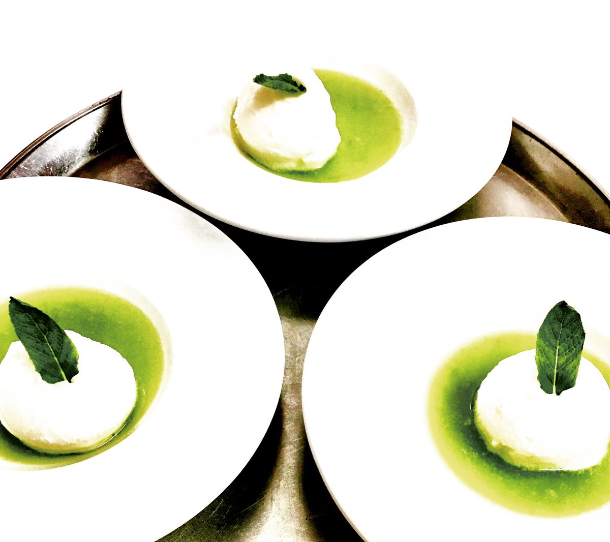 ATNrestaurant's tweet photo. #sorbet de #llimona amb #tonica de #teverd i #cardamom. #superrefreshing #delicious #yummifood #yummybcn #foodiegram #foodiesbcn #gourmetexperience #foodporn #foodart #instafood #instagood #cuinacatalana #restaurantsbcn #atnrestaurant #menuatn #gastronomiabarcelona #bonprofit https://t.co/fNOqTHMpvE