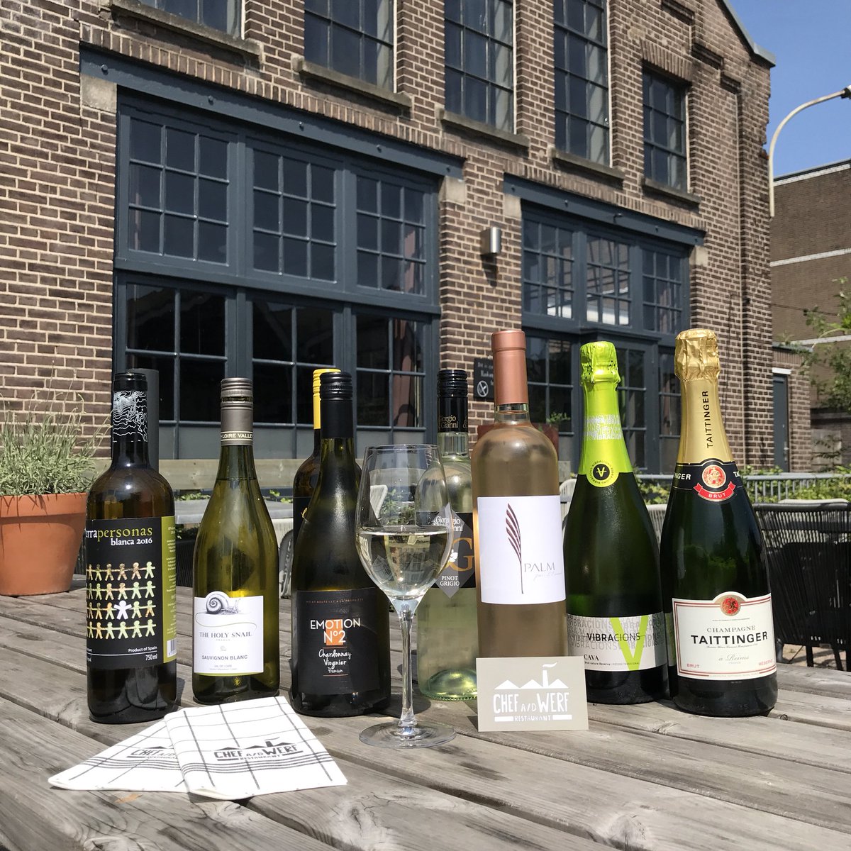 Zin in een heerlijk glas rosé, cava, champagne of witte wijn?
Reserveer dan nu voor vanavond, we hebben nog enkele tafels vrij op ons heerlijke terras!
chefaandewerf.nl
035-6315412