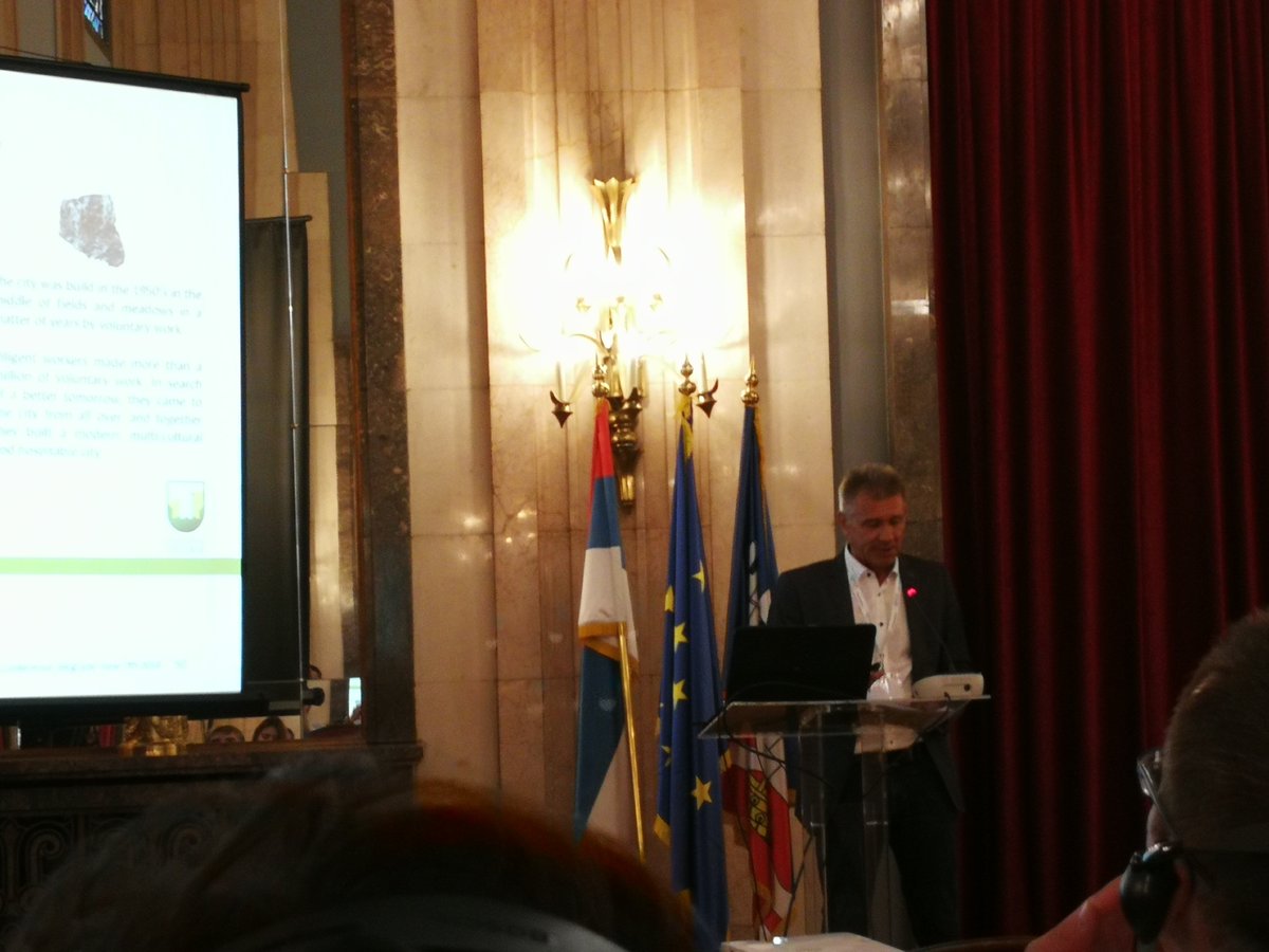 KSSENA_VELENJE's tweet image. Maks Arlič predstavlja energetske obnove stavb v @MO_Velenje in sodeluje na okrogli mizi zaključne konference projekta #EmBuild #H2020