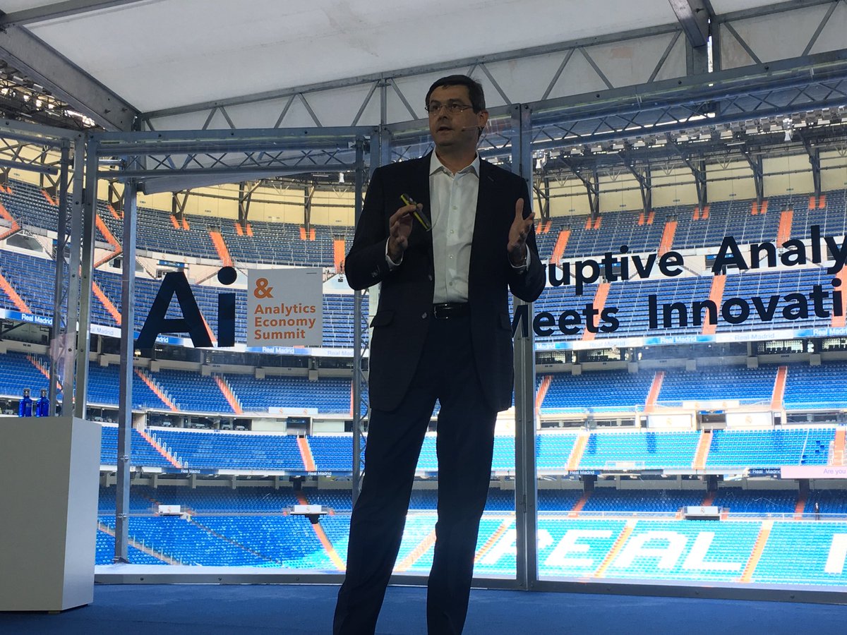 El siguiente paso en #AI, será la personalización! #AISummit2018 ⁦@oschabenberger⁩ ⁦<a href="/SASsoftware/">SAS Software</a>⁩