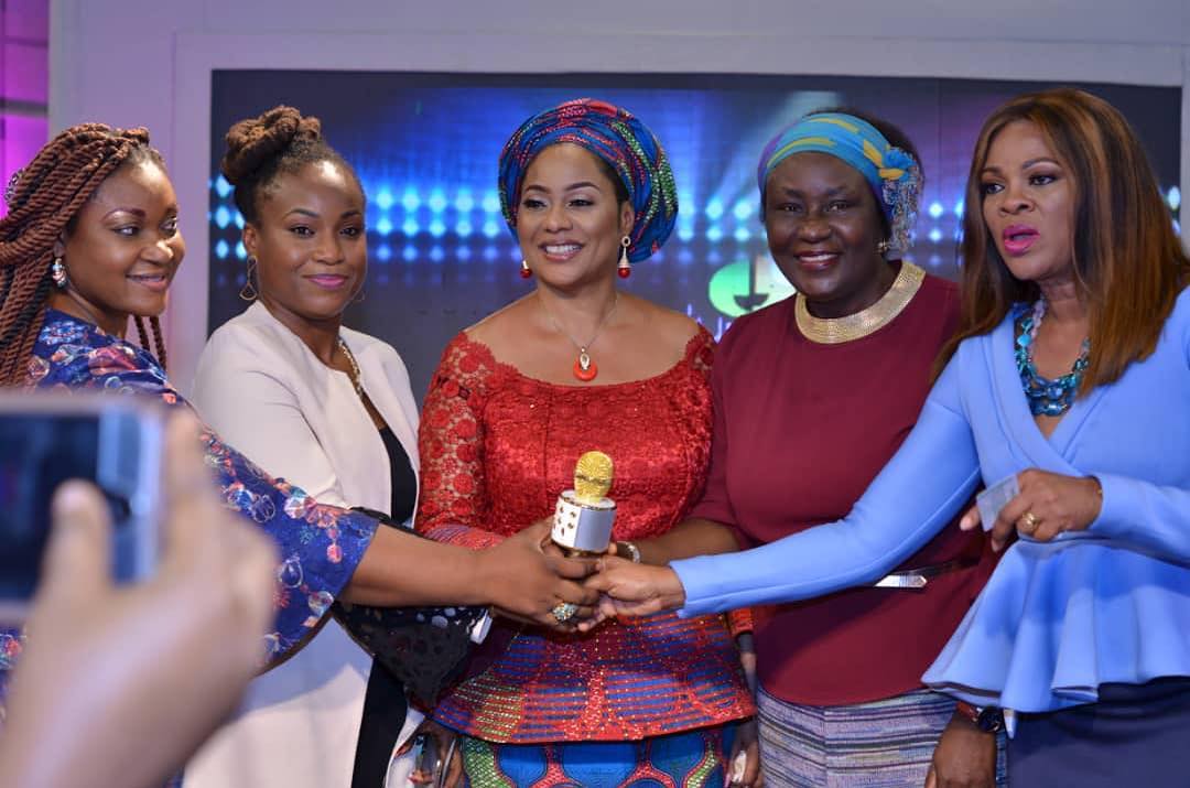 iamElishamaIdeh's tweet image. Still about being on @adesuwaonyenokwe’s #SeriouslySpeaking on Tuesday the 5th Of June 2018.... I must share about this interesting picture of us all holding a golden microphone!
.instagram.com/p/BjtrS2FhcQU/