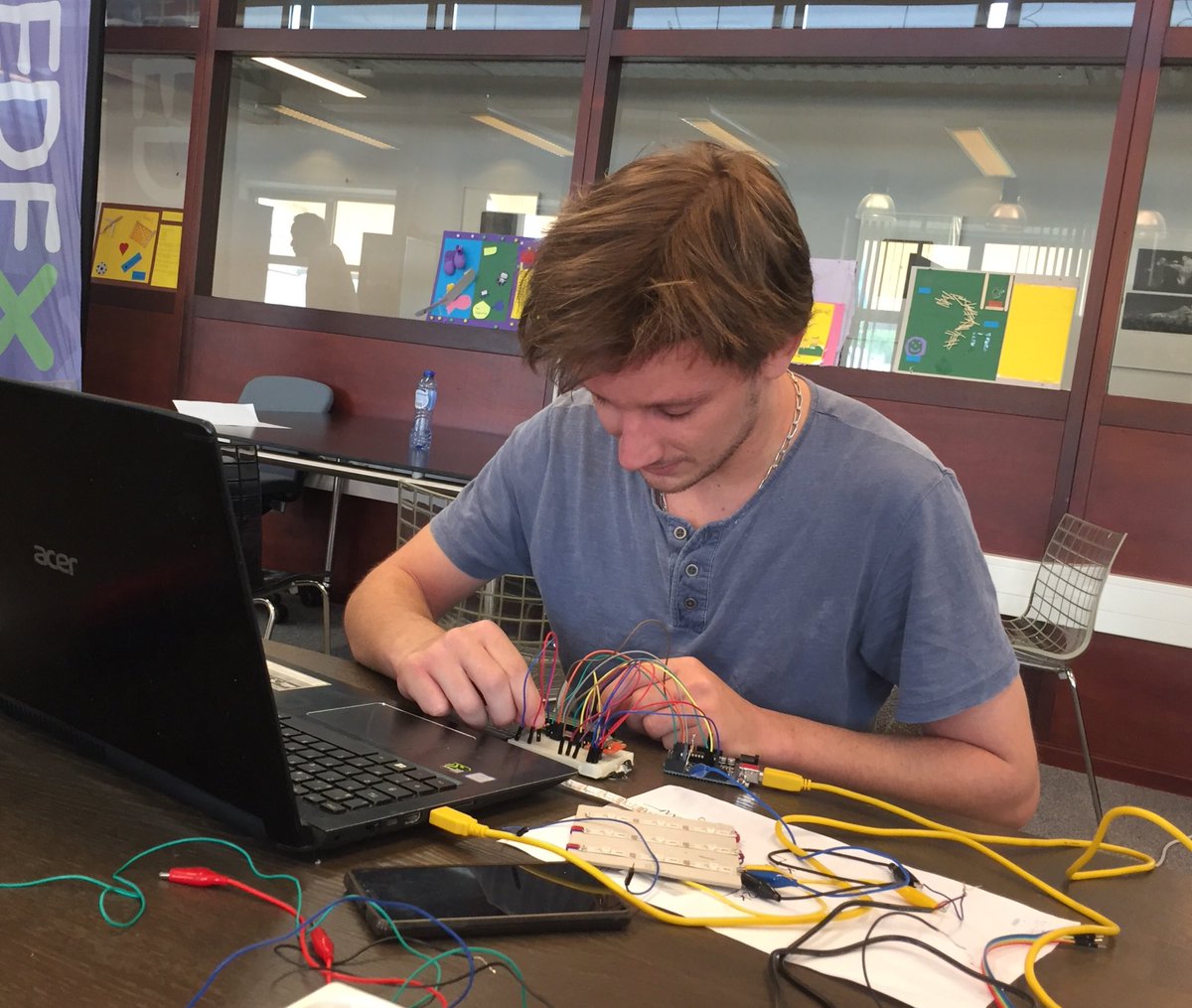 Having troubles sleeping? After combining his experiences with scientific research this <a href="/embrace_tec/">EmbraceTEC</a> student develops a technological device that improves sleeping. #wijzijnfontys #TECskills #tecforsociety #dtw18