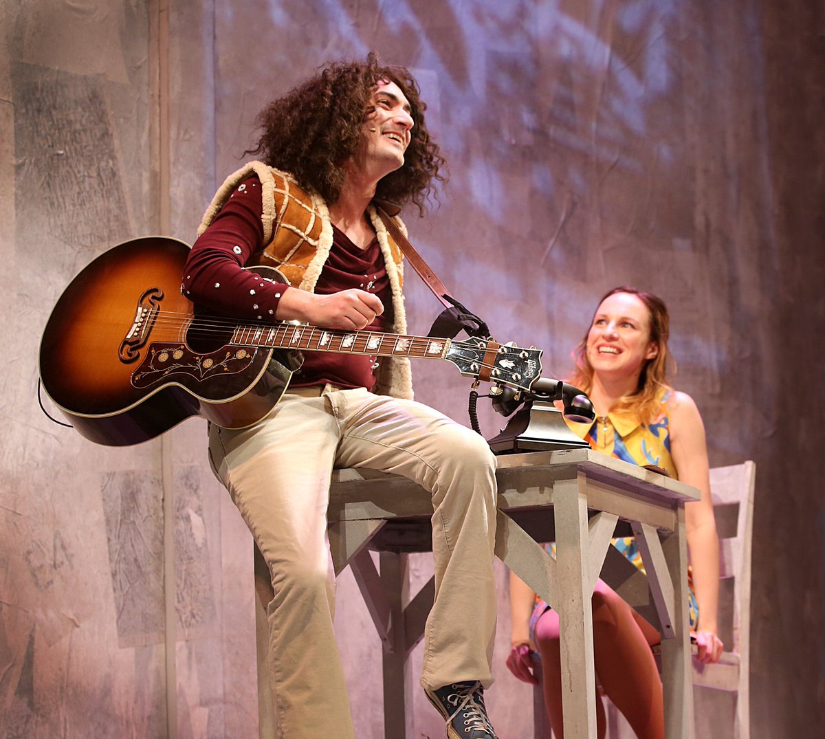 OrchardTheatre's tweet photo. @OlivierAwards winner @george_maguire plays #TRex's #MarcBolan ☮️ in @20thCenturyBoy4 @OrchardTheatre next week Mon 11 - Wed 13 June 
👉https://t.co/2RAPmm9cdH George won his award for his portrayal of @davedavieskinks in #WestEnd hit #musical @KinksMusical Sunny Afternoon!🤩 https://t.co/Yv7Hp8vgd4