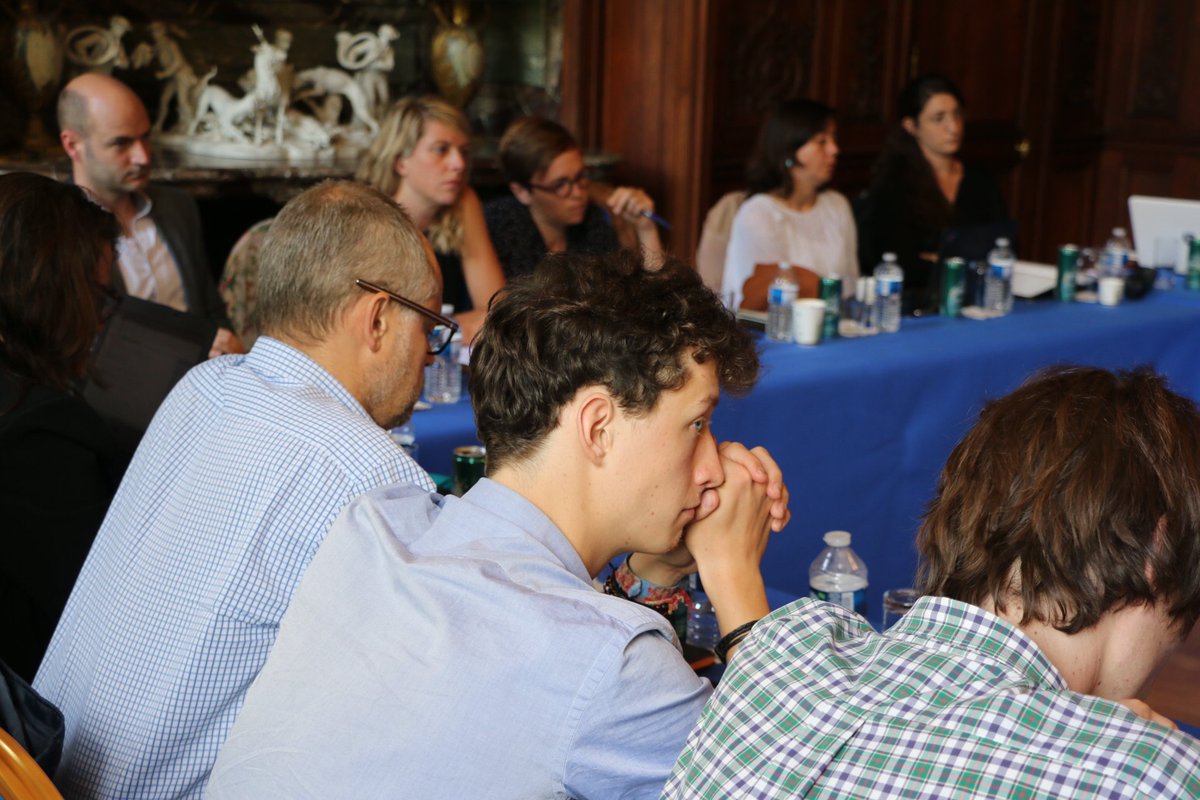 ANCTerritoires's tweet image. #Endirect Réunion au @Min_Territoires des professionnels des #tierslieux et du #coworking dans le cadre de la #MissionCoworking !
Ce matin près de 40 acteurs de terrain ont répondu présents pour travailler et échanger sur leurs expériences avec @plevywaitz et le #CGET 👇