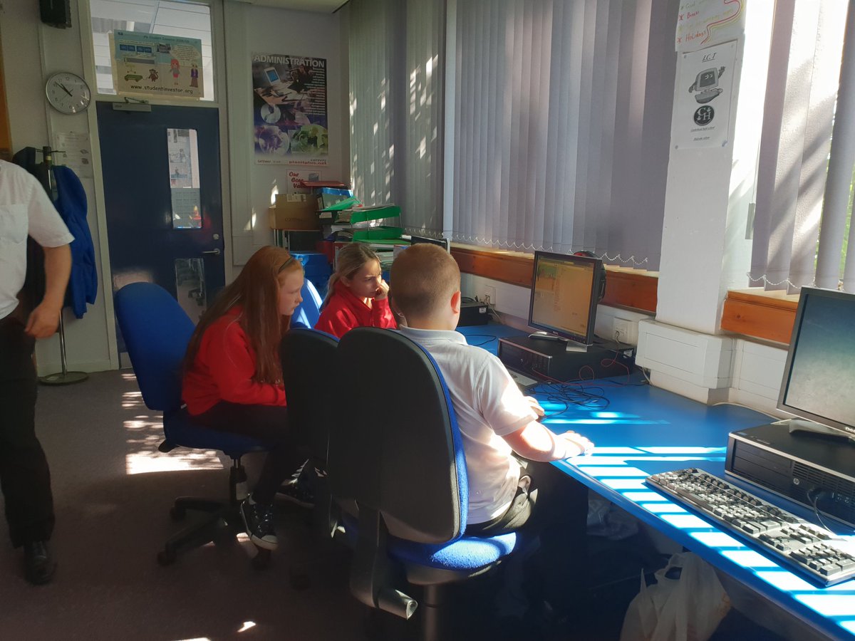 aford78's tweet image. Great start to @MiniGameJam @CastleheadHS with @WallacePrimary &amp;amp; @Glencoats_PS #coding #futuregamedevs #scratch