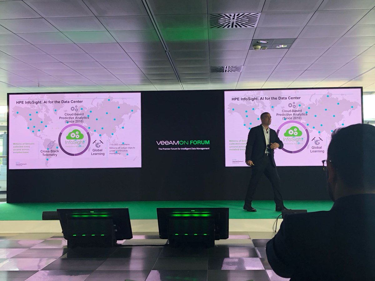 HPE_Italy's tweet photo. L’analisi predittiva dei dati. Il futuro della partnership tra #HPE e @veeam_it. Giuseppe Capaldo sul palco del #VeeamONForum. #WeAreHPE https://t.co/9Wuy6dkX9W