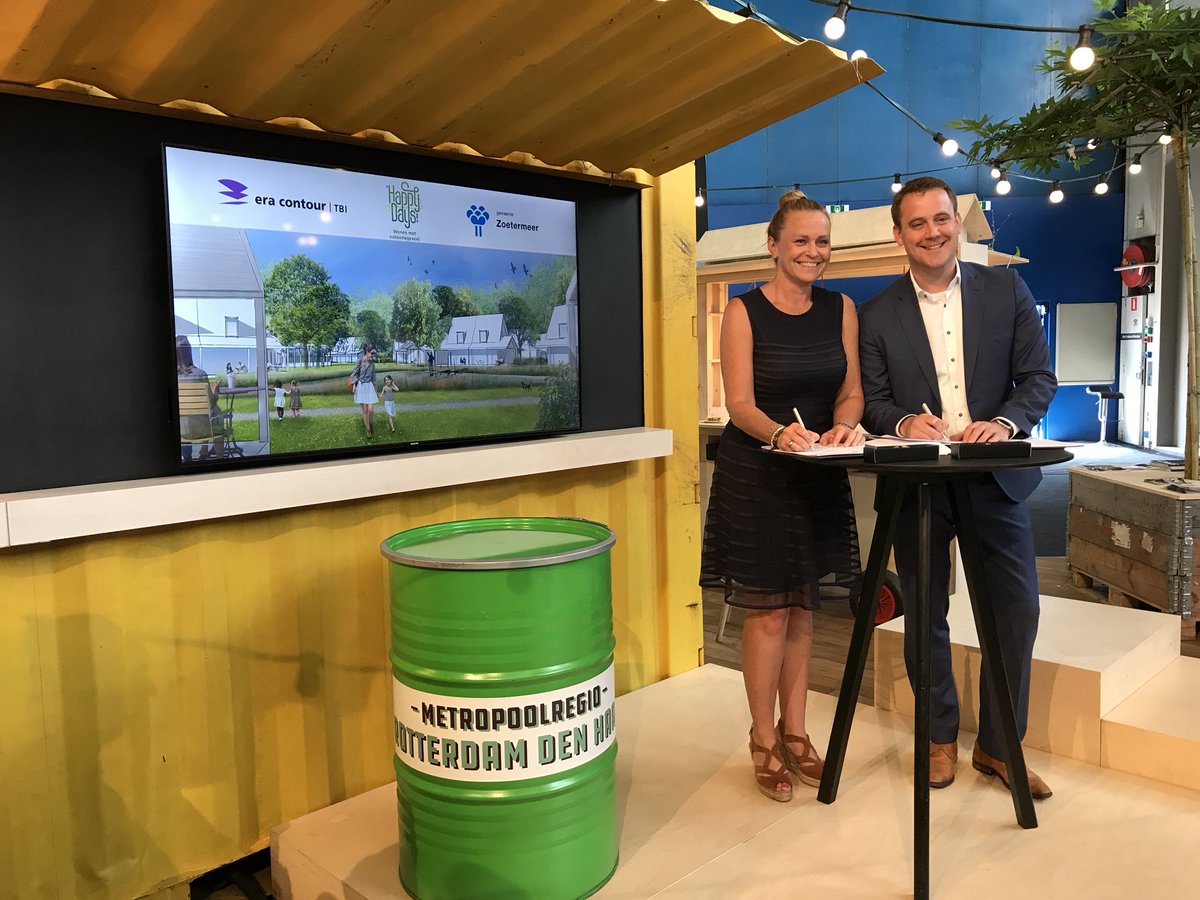 iHaroldB's tweet photo. Ondertekening intentieovereenkomst tussen @ERAContour en @gemzoetermeer rond nieuw woningbouwprogramma “Happy Days, Wonen met vakantiegevoel” #PROVADAre 2018. @MarcRosier https://t.co/pezNlYRB6Q