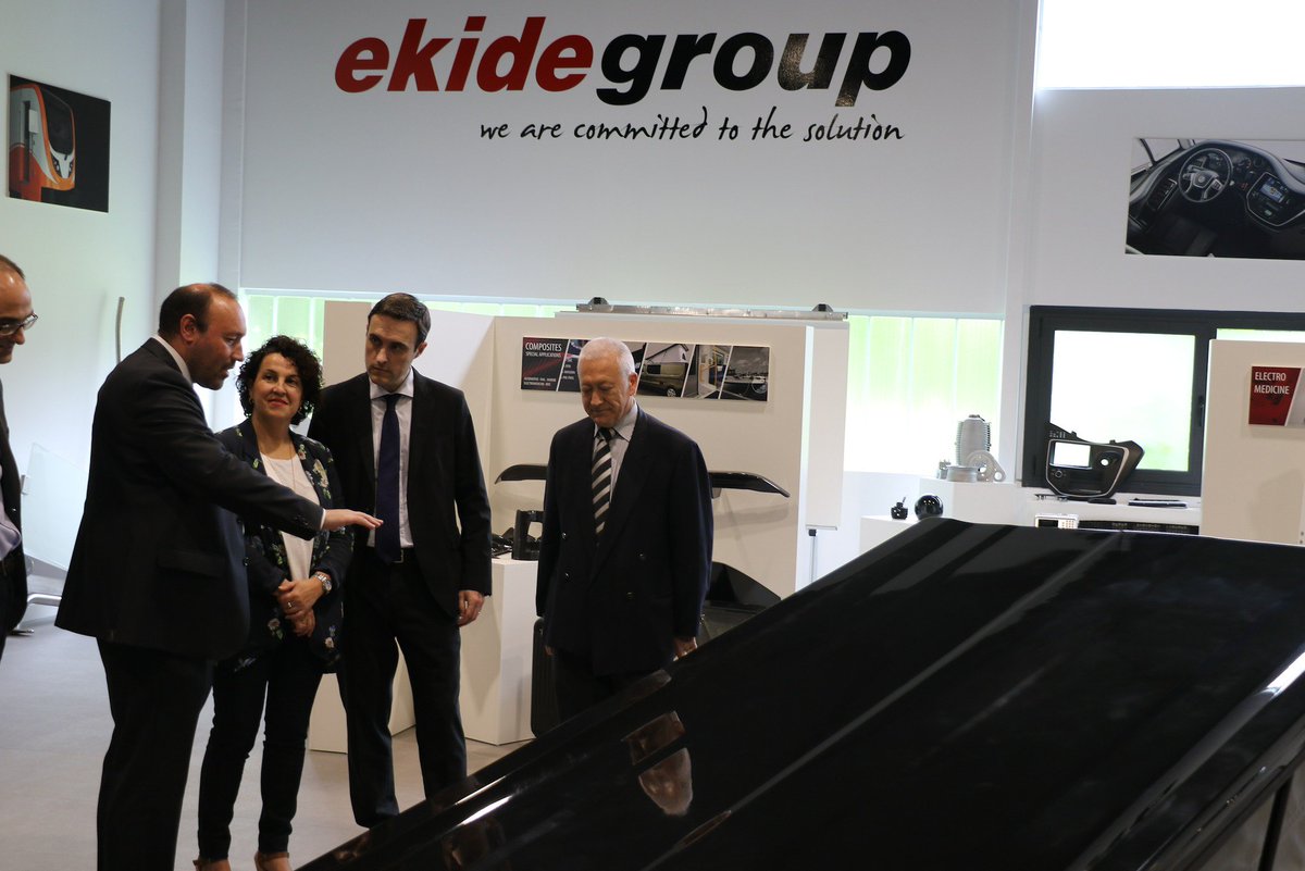Gipuzkoa's tweet photo. Visita a la empresa de ingeniería #Ekide en Arrasate. Unos de los ejemplos de #competitividad e implantación internacional que lleva más de 25 años apostando fuertemente por la #innovación. https://t.co/edjN4g3SjU