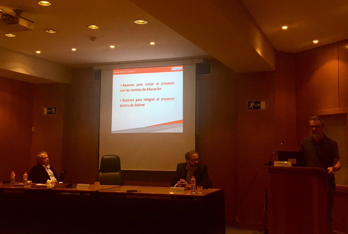 Juanjo_Prieto's tweet photo. @dialnet nos presenta su nuevo proyecto de citas de los artículos contenidos en la base de datos. Se podrá evaluar y ver el impacto. #CRECS2018 @revista_EPI @scimago @fecyt @thinkepi https://t.co/lCCYgK1mCS