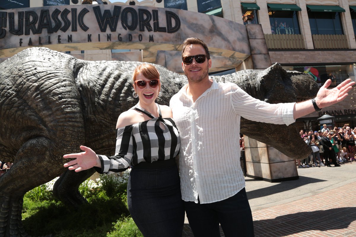 sciencemagicinc's tweet photo. Our US team were all hands on deck over the weekend with our client Caruso. The world’s largest Amazon delivery arrived at @thegrovela in the lead up to the big #JurassicWorldFallenKingdom reveal, with Chris Pratt and Bryce Dallas Howard. #grovela #amazonfindsaway #tbt https://t.co/T8mUb2TcqX
