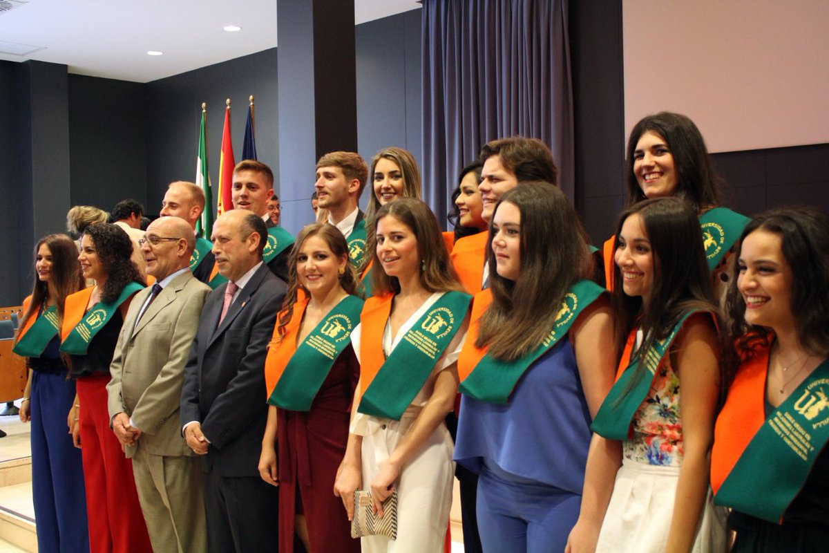 Facultad De Turismo Y Finanzas On Twitter Foto De Familia Del Acto De Graduacion Del Dg De Fico Rrll Y Rrhh