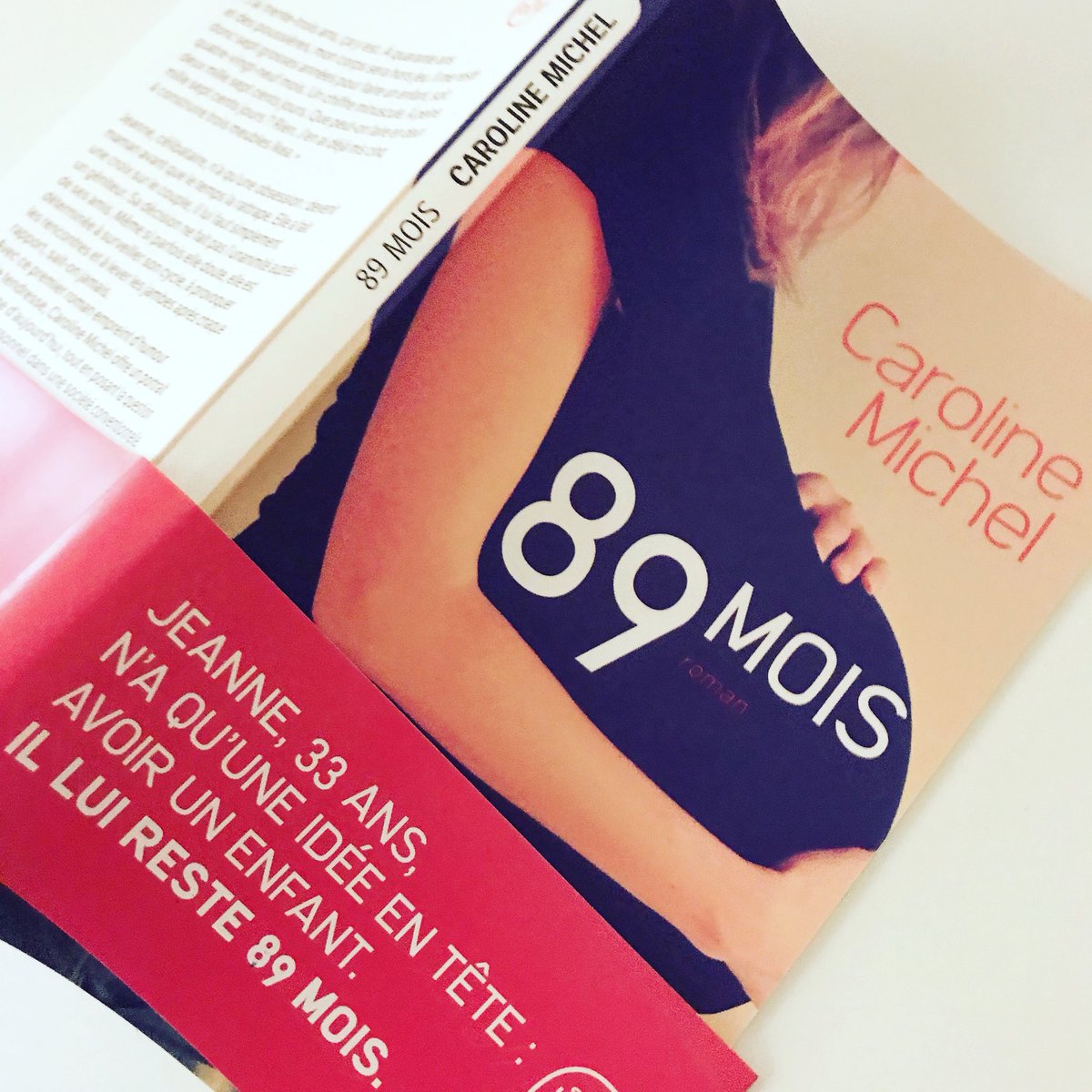 byOvary's tweet photo. Sorti hier au @livredepoche #89mois #premierroman @PreludesEdition ❤️ https://t.co/rVD0iz2SWl