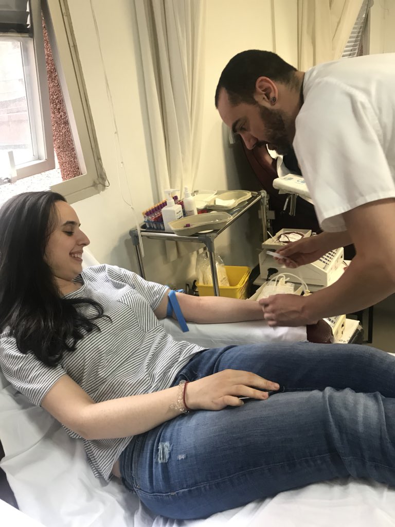 Run4fun4health's tweet photo. Maratón de donación de sangre del #hospitaldemostoles GRACIAS GRACIAS GRACIAS GRACIAS 🏥❣️🏥❣️🏥🤗GRACIAS GRACIAS a tod@s los presentados y #DonanteDeSangre @Madridonasangre . Gran número conseguido : 136 !! #orgullodehospital #35añoscontigo https://t.co/PuE9kbU0M3