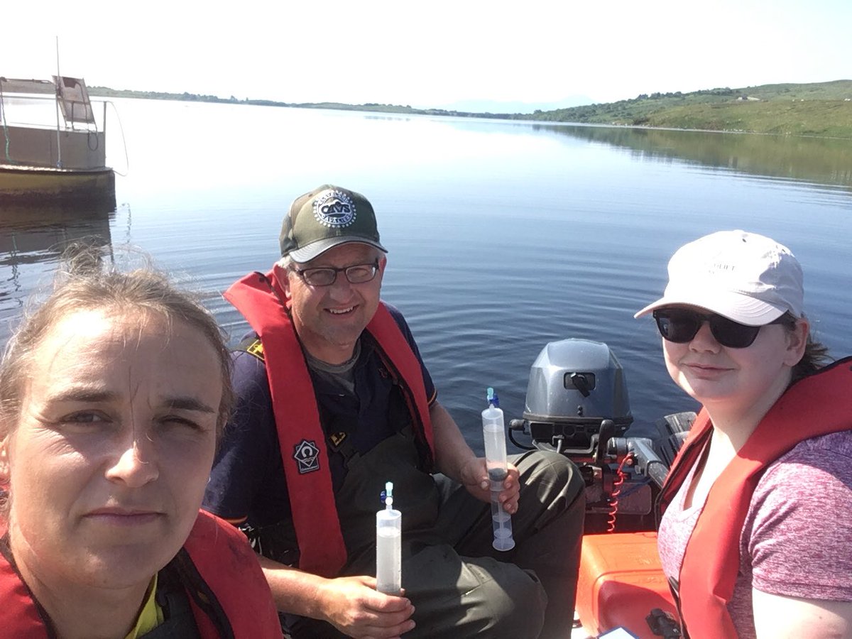 edeeyto's tweet photo. First of 3 sampling campaigns catching methane for Lough Feeagh for the @GLEONetwork #MetOx project @TonyaDelSontro . 15 exetainers in the bag 👍 @MarineInst #burrishooleLTER https://t.co/ahNRmWbrqH