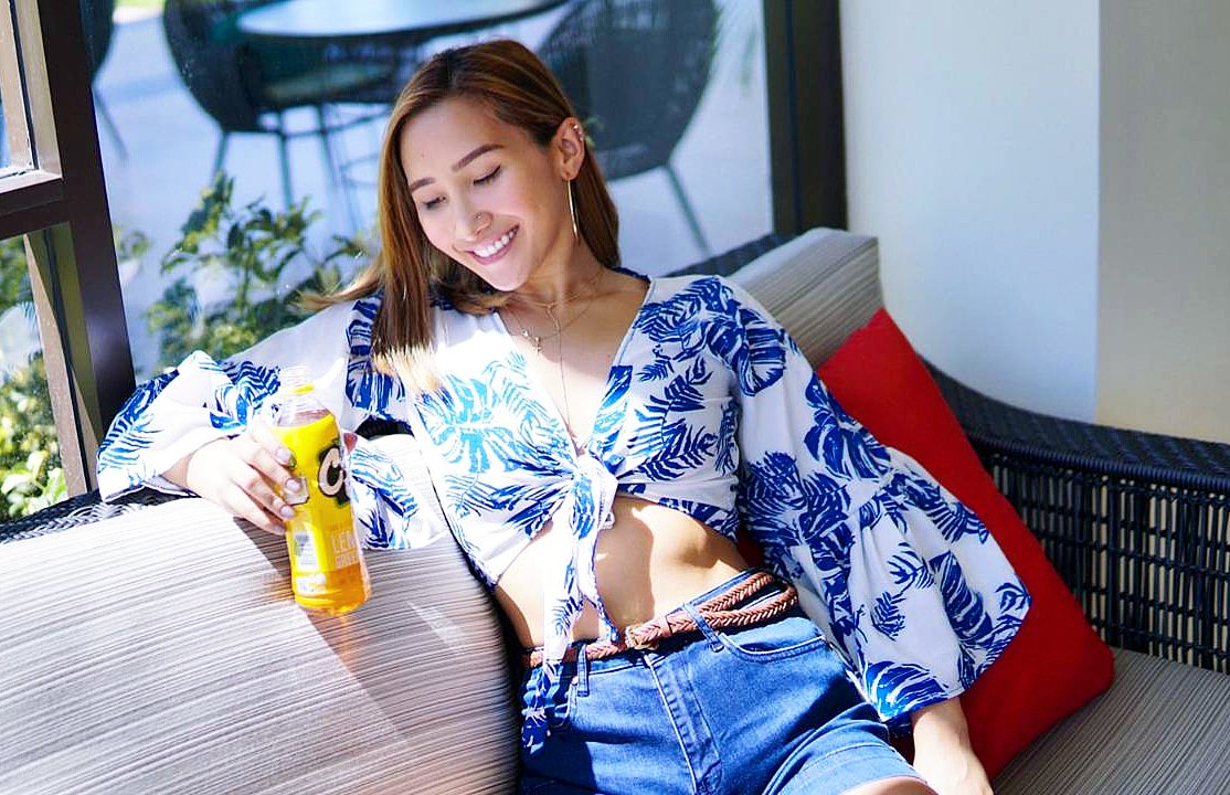 GOHINGMELISSA's tweet photo. A cold bottle of @c2coolandclean with 100% natural tea goodness helps me to keep cool and feel refreshed!
#C2Summer
#LiveCoolAndClean
#C2CoolAndClean https://t.co/elASYLVtYz