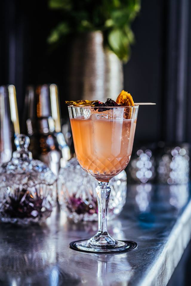 ChirpyZoe's tweet photo. Come and celebrate Italy this World Gin Day with Malfy Gin con Limone and The Italian Job, Salotto'900 Bar, Nottinghill and try the delicious Botanico cocktail which has been created especially for #WorldGinDay #GinMonkey @MalfyGin @TheItalianJobW4 https://t.co/RrWcg2oxe4