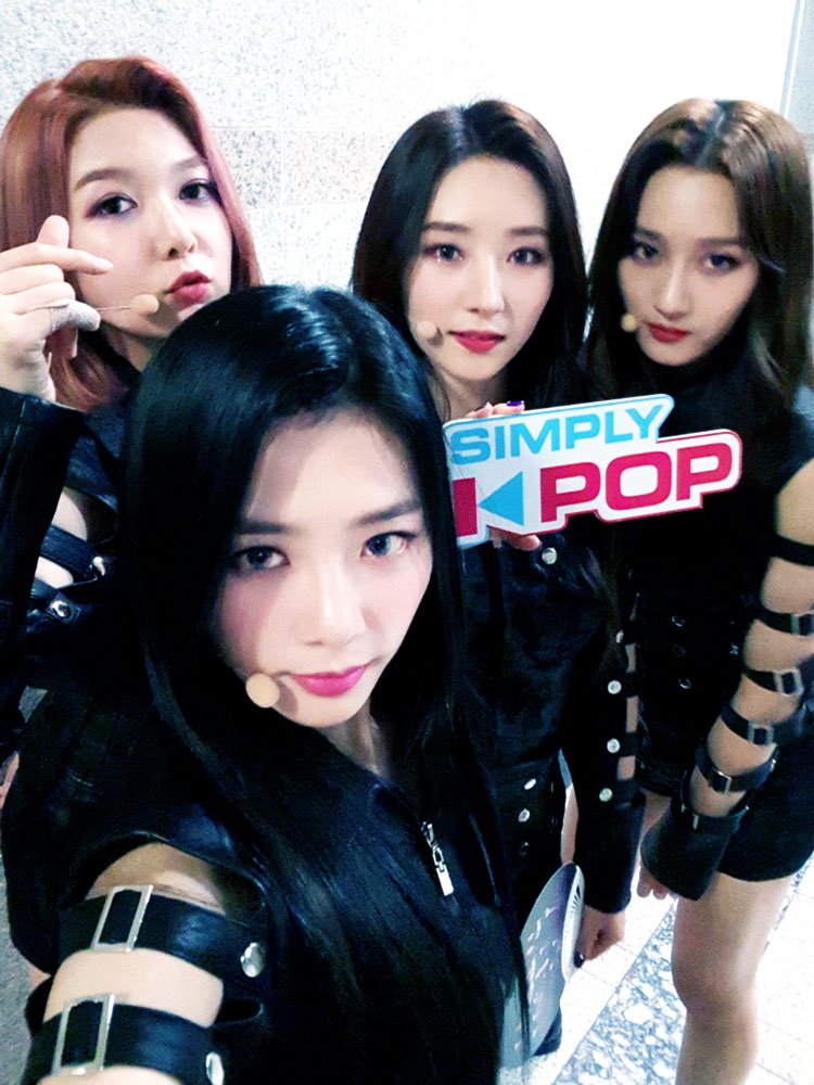 _Simplykpop tweet picture