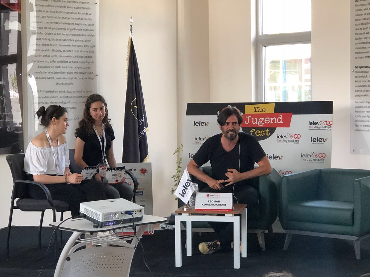 “Tercihler ve Gerçekler” konulu söyleşiyle değerli oyuncumuz <a href="/teoman_k/">Teoman Kumbaracıbaşı</a> İELEV The Jugendfest’18’de... 👏🏻🎭🎸