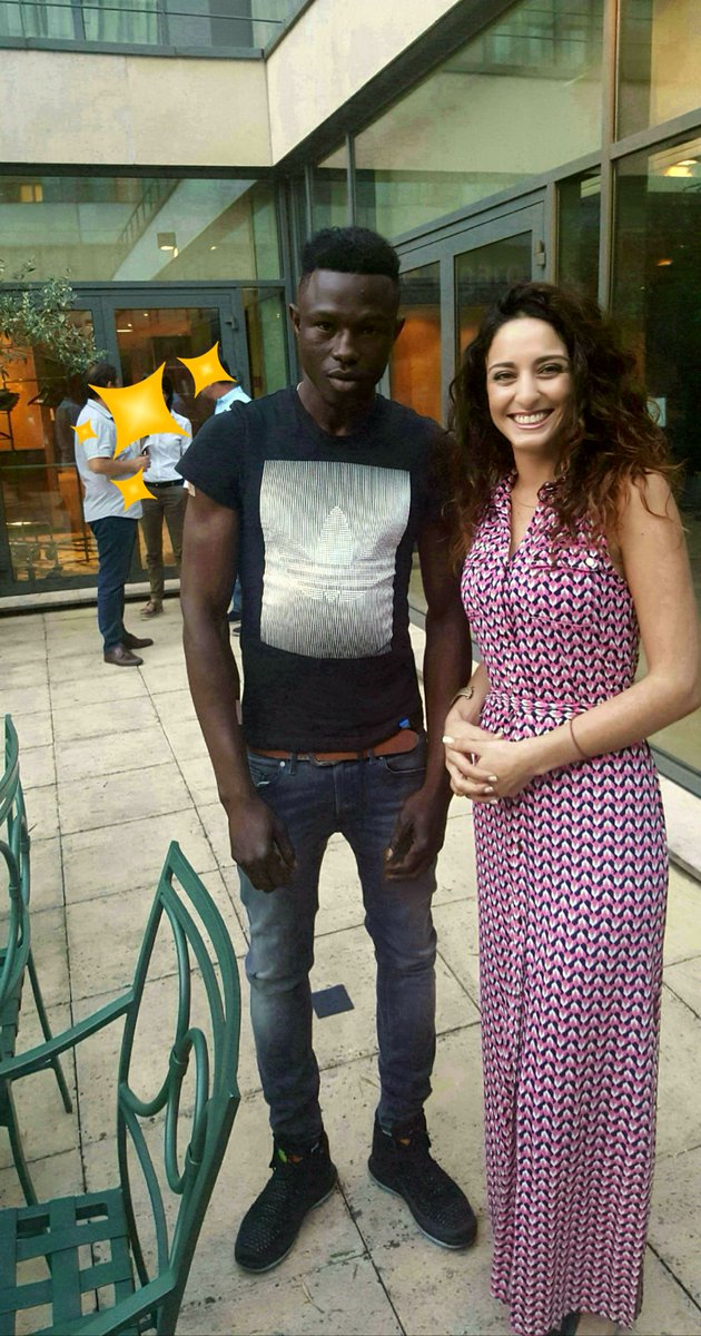 RuthMorganLevi's tweet photo. "Du #ghetto au #gotha", 
#Héros des temps modernes.
Ma rencontre avec Mamoudou GASSAMA.. #MamoudouGassama https://t.co/eDSSWHd0mk