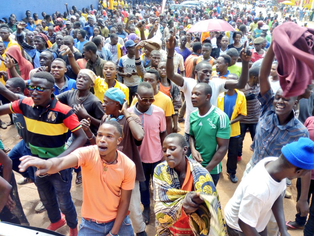 NaYombi's tweet photo. #NaYombi2 Road show arrives @CityofKigali live and happening at #Kimironko Market a flourishing business center @Gasabo_District #Kigali #SayNoToBadService https://t.co/pjoTZpk9Ns