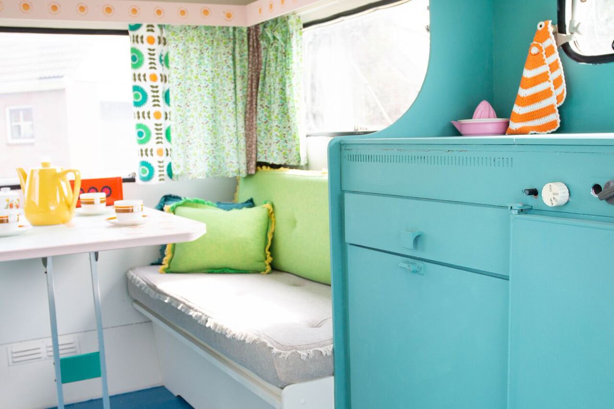 AnnieSloanHome's tweet photo. This caravan has been brought to life with Chalk Paint® in Provence, Antoinette, Barcelona Orange and Old White. The fabrics used are a combination of my coloured linens, and older reused fabrics that have been painted and dyed. Do you love it, or do you LOVE it? ;) #AnnieSloan https://t.co/11LWlCFZjR