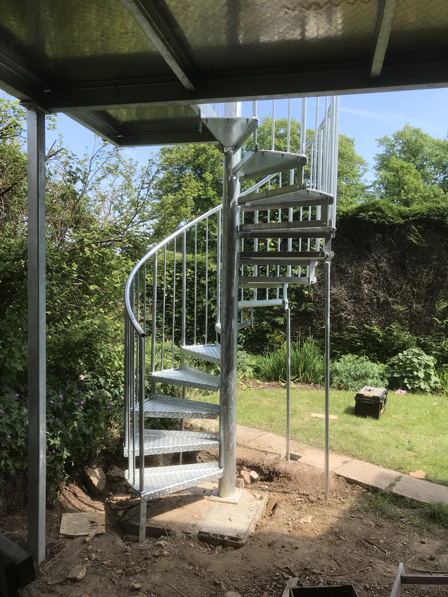 pjprojectsfabs's tweet photo. Balcony and spiral staircase finished in sheffield fully galvanised finish no upkeep required @Sheffieldis https://t.co/7h2qjmdrWt