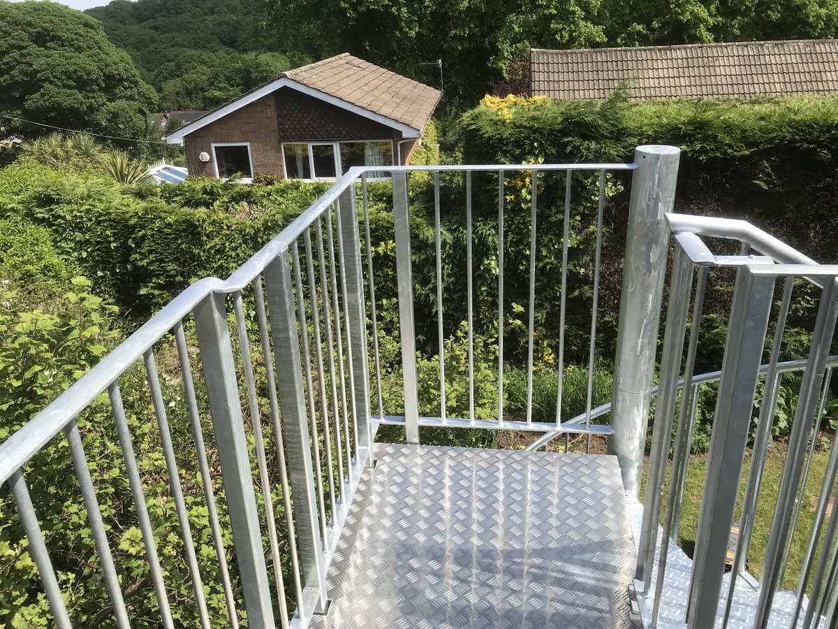 pjprojectsfabs's tweet photo. Balcony and spiral staircase finished in sheffield fully galvanised finish no upkeep required @Sheffieldis https://t.co/7h2qjmdrWt