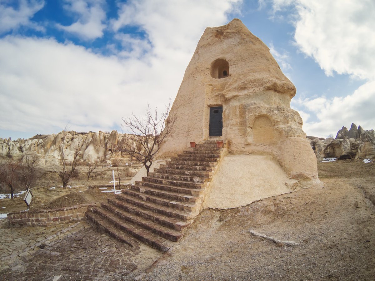 gretzcom's tweet photo. In Kappadokien gibt es etwa 500 Kirchen und Kapellen. Die Vielfalt und Kunstfertigkeit in Architektur, Struktur und Dekoration sind faszinierend und atemberaubend. #Turkey #HomeOf #cappadocia https://t.co/LllB7gpcsE