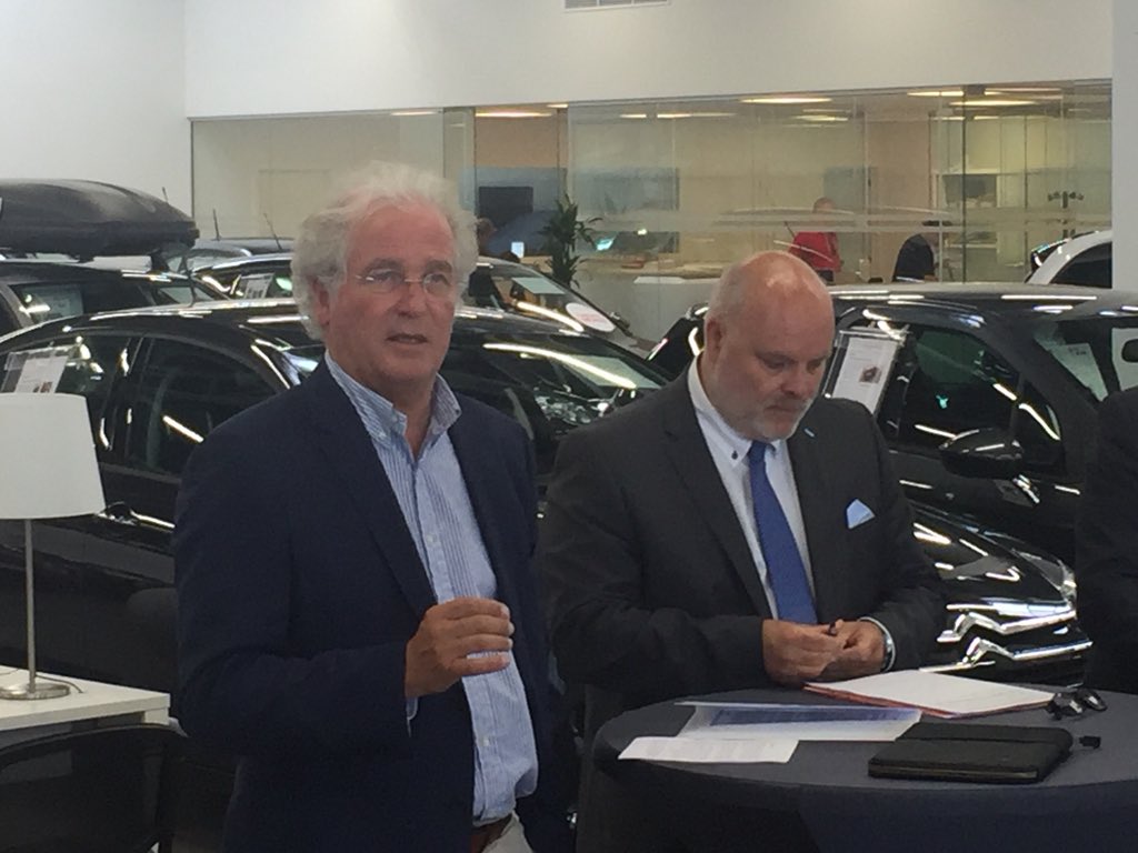 Le ministre <a href="/DidierGosuin/">Didier Gosuin</a> présente aujourd’hui les nouvelles mesures pour l’alternance à Bruxelles: une nouvelle aide financière et une simplification des contrats. <a href="/UCMMouvement/">UCM</a> représentés par son président Nyst soutient ces mesures.